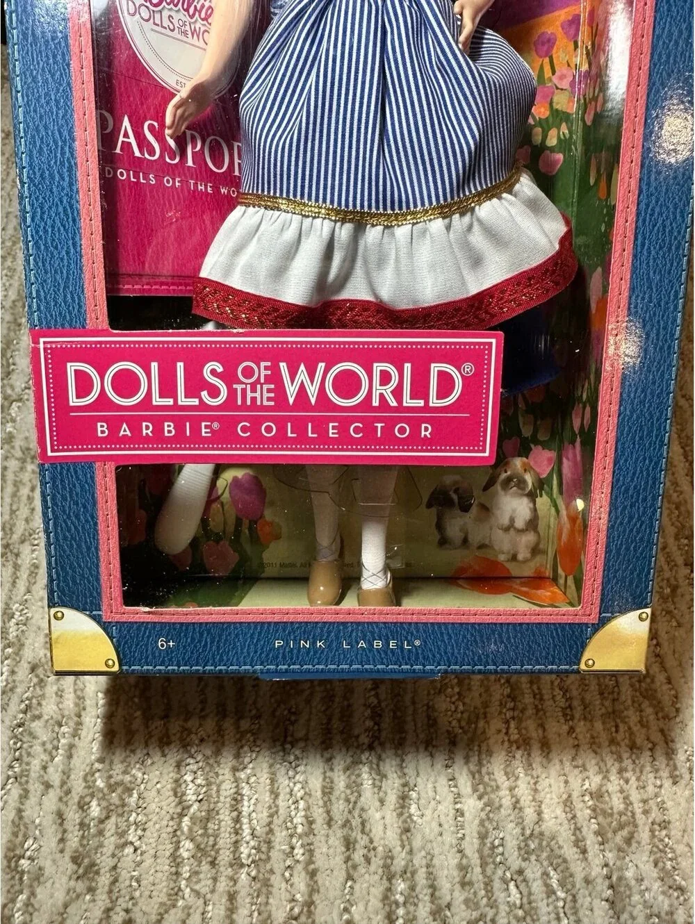 Barbie Dolls of the World Holland Dutch Collector Doll 2011 Pink Label NIB